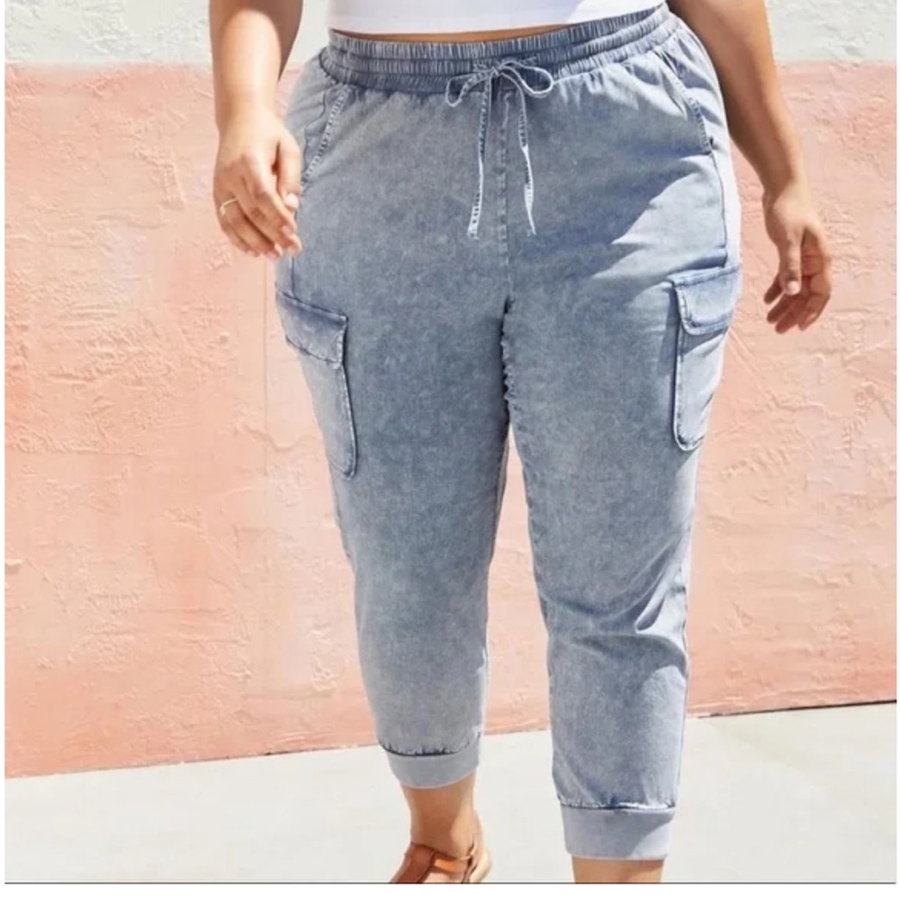 Acid washed cargo pants